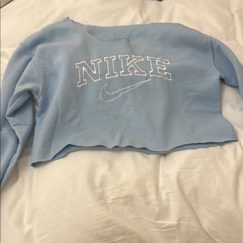Nike Women's Blue Cropped Sweatshirt